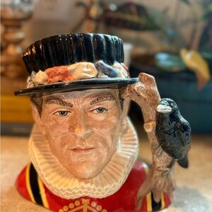 VINTAGE Royal Doulton Character Jug -YEOMAN OF THE GUARD-BEEFEATER #D6873 ~ 7"